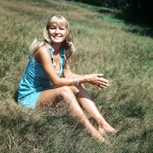 Stephanie Beacham August 1968 Actress poses for photographes in field