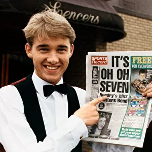 Stephen Hendry with a copy of the Daily Record. 10th February 1992