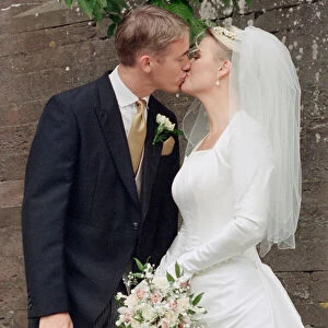 Stephen Hendry and wife Mandy share a kiss on their wedding day. Circa 1995