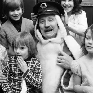 Stephen Lewis actor a. k. a. Inspector Cyril Blakey Stephen Lewis actor a. k. a. Inspector Cyril Blakey