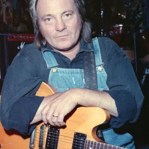 Steve Marriott, (30 de enero de 1947 - 20 de abril de 1991) cantante.