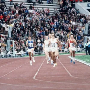 Steve Ovett wins the Mens 800 Metres Final ahead of his fellow countryman Sebastian Coe Steve Ovett wins the Mens 800 Metres Final ahead of his fellow countryman Sebastian Coe