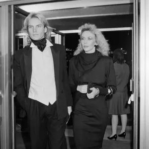 Sting (nombre real Gordon Sumner) y su novia Trudie Styler llegan para la película. Sting (nombre real Gordon Sumner) y su novia Trudie Styler llegan para la película.
