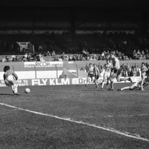 Stoke 0 v. Sunderland 1. April 1982 MF06-28-001 Local Caption Division 1 Football Stoke 0 v. Sunderland 1. April 1982 MF06-28-001 Local Caption Division 1 Football