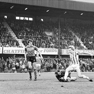Stoke City 2 v. Sunderland 0. Division One Football. April 1981 MF02-18-105