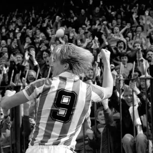 Stoke City 2 v. Wolverhampton Wanderers 1. Division 1 Football. April 1982 MF06-40-055 Stoke City 2 v. Wolverhampton Wanderers 1. Division 1 Football. April 1982 MF06-40-055