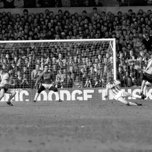 Stoke City 2 v. Wolverhampton Wanderers 1. Division 1 Football. April 1982 MF06-40-034 Stoke City 2 v. Wolverhampton Wanderers 1. Division 1 Football. April 1982 MF06-40-034