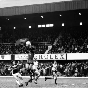 Stoke v. Aston Villa. March 1984 MF14-21-081 The final score was a one nil Stoke v. Aston Villa. March 1984 MF14-21-081 The final score was a one nil