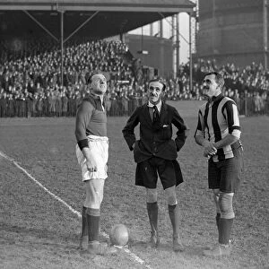 Stoke v. South Shields. 24th January 1921. Stoke captain Brittleton tosses up
