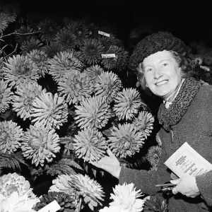 Stokesley show, lady with flowers. 1973 Stokesley show, lady with flowers. 1973