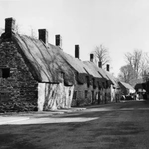 Stone Cottages at Barton Seagrave Print 1690 Circa 1946