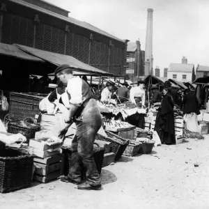 Street Market in Birmingham, Circa 1910 Street Market in Birmingham, Circa 1910