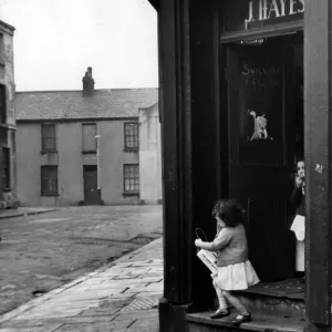 Street scene in Butetown, Cardiff. 12th February 1960 Street scene in Butetown, Cardiff. 12th February 1960