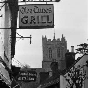 Scène de rue à Christchurch, Hampshire (maintenant Dorset) avec une vue sur la priorie de Christchurch. Scène de rue à Christchurch, Hampshire (maintenant Dorset) avec une vue sur la priorie de Christchurch.