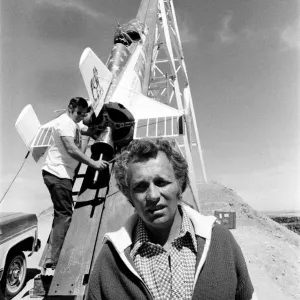 Stuntman Evel Knievel prepares to jump Snake River Canyon