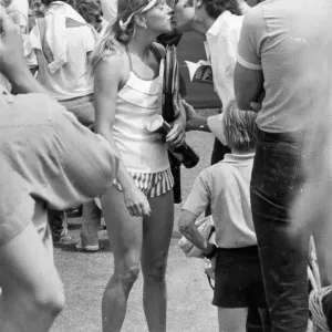 Sue Barker Print - Cliff Richard Kissing Photo 1983 Sue Barker Print - Cliff Richard Kissing Photo 1983