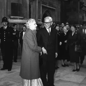 Suez Crisis 1956 Mrs Pandit outside the Houses of Parliament during talks about Suez Crisis 1956 Mrs Pandit outside the Houses of Parliament during talks about