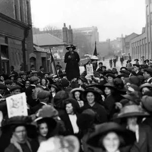 Suffragettes campaigning during the Reading By-Election in 1913