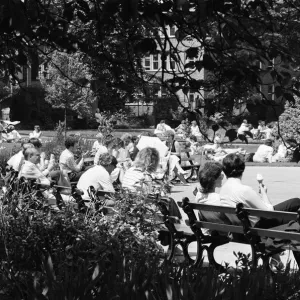 Summer Pics, Forbury Gardens, Public Park, Reading, Berkshire, June 1985 Summer Pics, Forbury Gardens, Public Park, Reading, Berkshire, June 1985