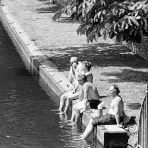 Summer Pics, Forbury Gardens, Public Park, Reading, Berkshire, June 1985 Summer Pics, Forbury Gardens, Public Park, Reading, Berkshire, June 1985