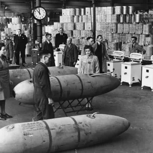 La jornada del domingo en la fábrica de productos aeronáuticos de Burnley durante la Segunda Guerra Mundial.