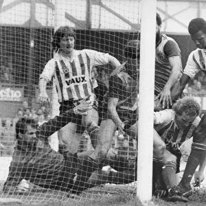 Sunderland Associated Football Club - Action from Sunderland v Stoke 3 May 1986 - Gary