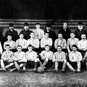 Der Fußballverein Sunderland - 1892 Hinterreihe (von links nach rechts): T. Watson (Vorsitzender), J. McClintock