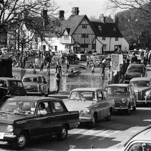 Sunshine and High Temperatures in the Countryside Print, 28th April 1965