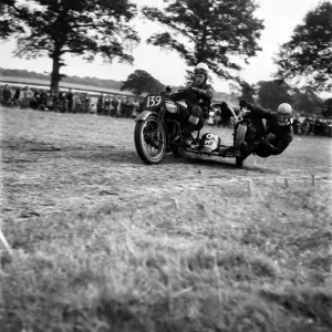 Surrey Hills Motor Club - Grass track meeting at Capel. Surrey, September 1952 C4534
