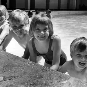 1976 Thorns Sextuplets Swimming Print