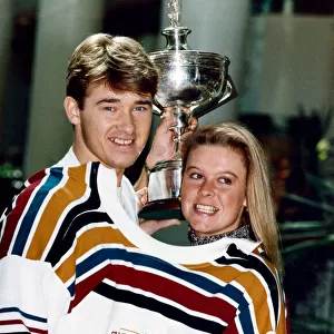 NO SWEAT... they re in this together Stephen Hendry and wife Mandy enjoy sharing