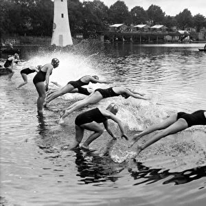Swimming - Taff Swim - Roath Park, Cardiff - The start of the ladies long distance