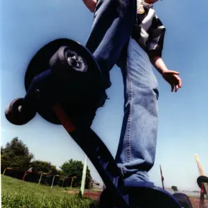 The Syde Wynder Print: Lee Holmes' 1997 Skateboard The Syde Wynder Print: Lee Holmes' 1997 Skateboard