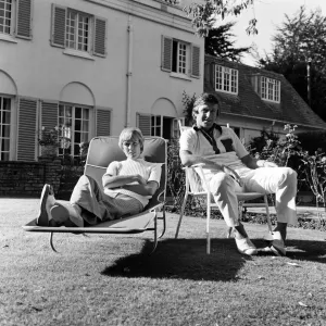 L'intervistatore di TV Michael Parkinson e sua moglie Mary a casa loro. L'intervistatore di TV Michael Parkinson e sua moglie Mary a casa loro.