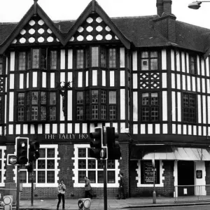 The Tally Ho Pub in Coventry. 8th August 1985 The Tally Ho Pub in Coventry. 8th August 1985