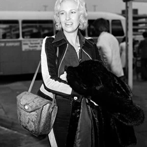 Tammy Wynette seen here at London Airport 16th April 1976 Local Caption Watscan
