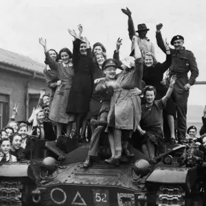 Tank Crew Visit Print, November 1941