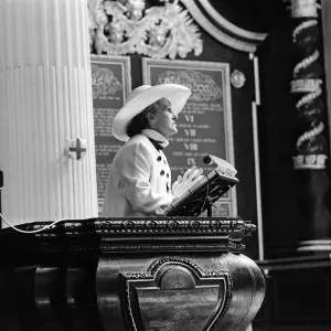 Television chef, Fanny Cradock, speaking from the pulpit, St Mary Woolnoth Church Television chef, Fanny Cradock, speaking from the pulpit, St Mary Woolnoth Church