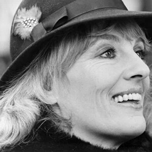 Television presenter Esther Rantzen smiling. Circa 1986 P005642