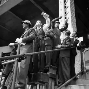 Tic-Tac Man at Epsom Races. June 1952 C2952