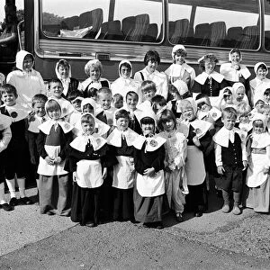 Back in time... pupils, parents and friends of Upper Whitley School, Grange Moor