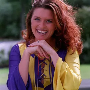 Tina Hobley Actrice Septembre 98 Ancienne actrice de Coronation Street vêtue pour le panto.