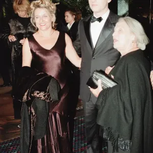 Titanic Print: Leonardo DiCaprio with family at 1997 London premiere