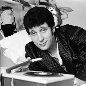 Tom Jones at the London Clinic recovering from a tonsils operation. 15th April 1966 Tom Jones at the London Clinic recovering from a tonsils operation. 15th April 1966