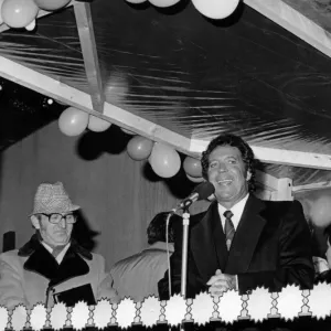 Tom Jones turns on Pontypridd Christmas lights Print 1987