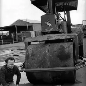 Tom Weatherell with his vintage 10-ton steam roller Resolution on 26th March 1978