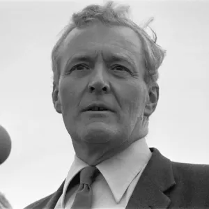 Tony Benn visto qui mentre tiene un discorso durante la marcia e il raduno del Partito Laburista. Tony Benn visto qui mentre tiene un discorso durante la marcia e il raduno del Partito Laburista.