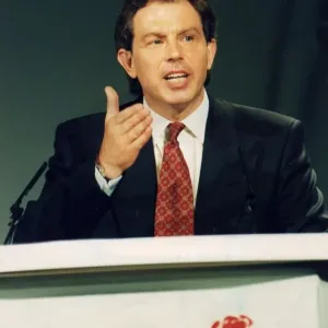 Tony Blair dando discurso como nuevo líder del partido Laborista - julio de 1994. Tony Blair dando discurso como nuevo líder del partido Laborista - julio de 1994.