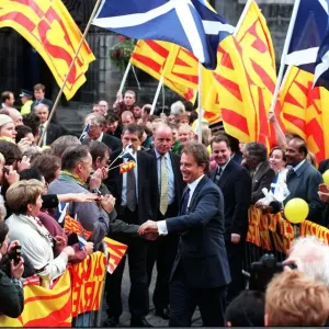 Tony Blair shaking hands with people in Parliament Square in Edinburgh 12th September