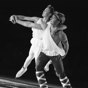 Torvill et Dean, (Jayne Torvill et Christopher Dean) dansent au World Ice Spectacular. Torvill et Dean, (Jayne Torvill et Christopher Dean) dansent au World Ice Spectacular.
